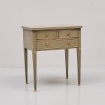 1054 8568 CHEST OF DRAWERS